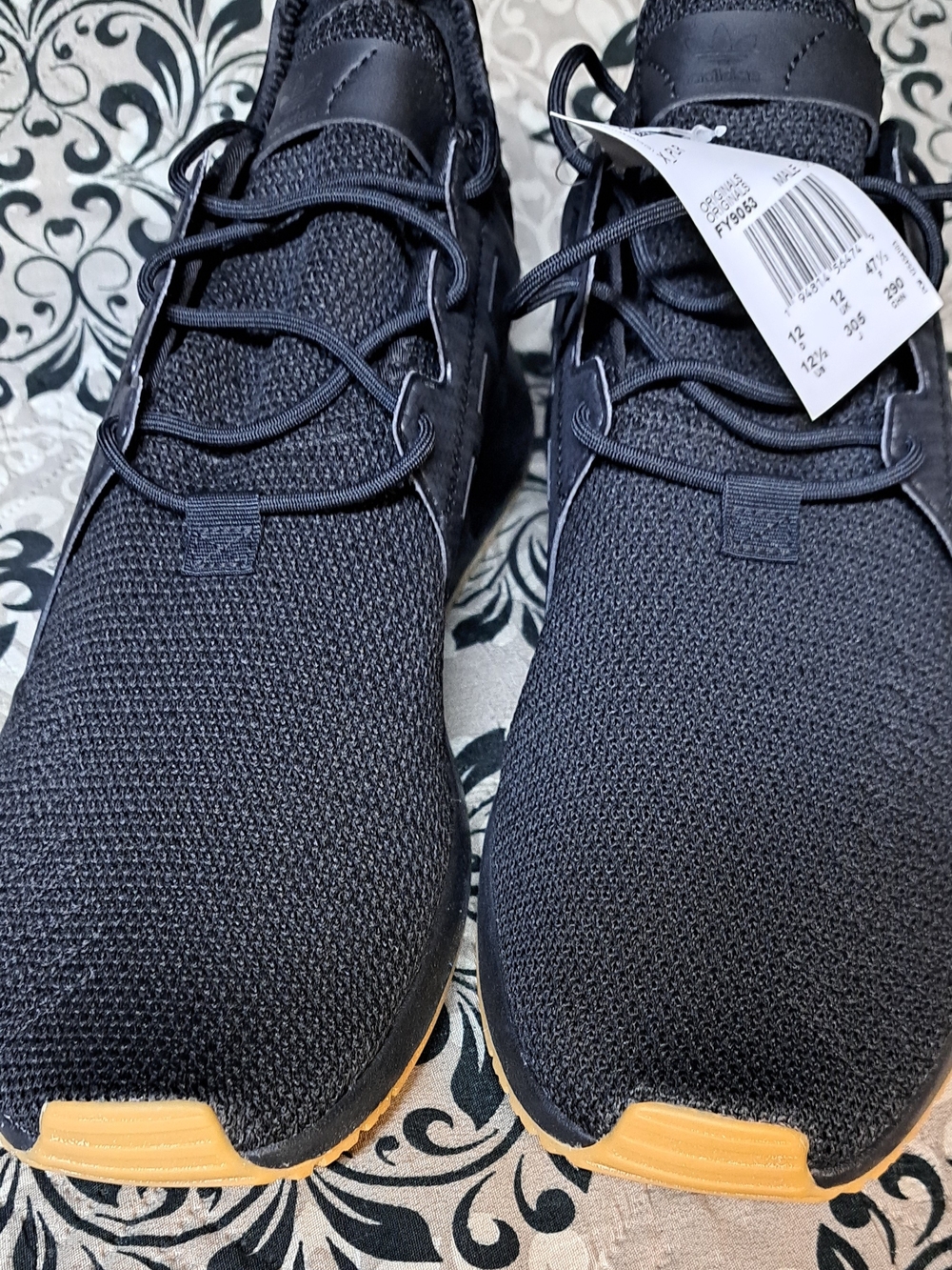 Men's Black Knit Sneakers with Gum Sole - Unbranded